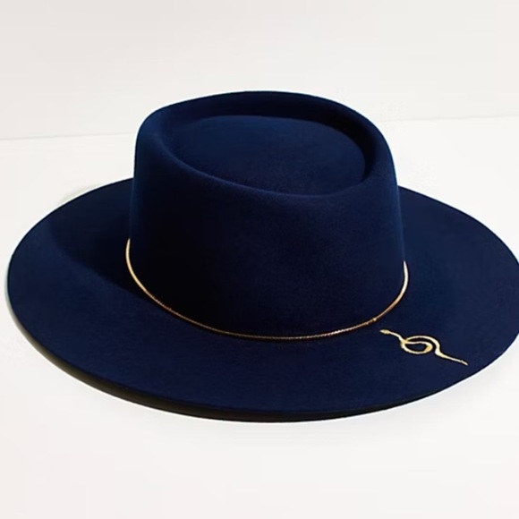 Free people Peter snake hat navy new with tags